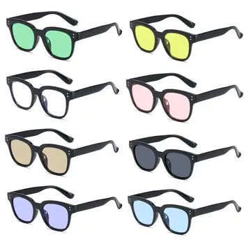 1pc Doces Quadrado de Cor Óculos de Sol das Mulheres de Óculos de sol dos Homens Tons coreano UV400 Outtdoor Óculos de Viagens de Bicicleta de Condução Óculos
