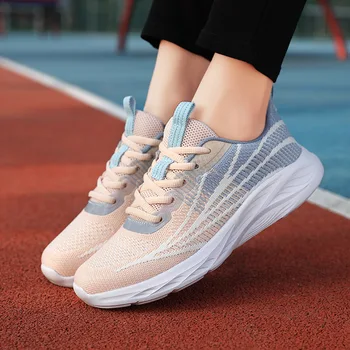 2023 Outono de Mulheres Novos Sapatos Voando Tecido de Calçados Esportivos de Malha Respirável Tênis Casual de Moda Multi-cor da Luz de Estudante Sapato