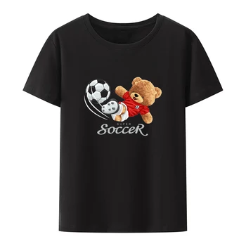 Desenho animado engraçado Urso de Jogar Futebol Imprimir T-Shirt de Verão Curto-sleev Solta Respirável Tops Homens Mulheres Criativas Popular Legal Camisa